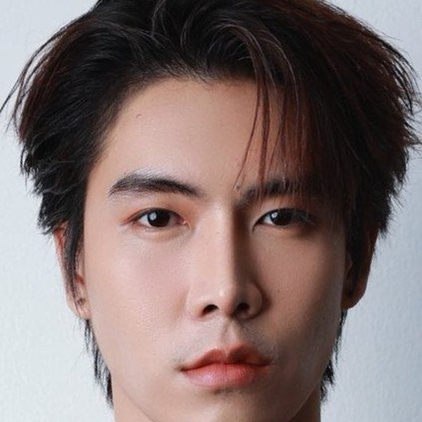 ปฏิภาณ เฟื่องฟูนุวัฒน์