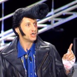 avatar de du commentaire : Plutôt sympa comme série. C'est assez cheap côté FX et costumes, le jeu d'acteur est pas très subtil mais les scènes d'action sont pour la plupart bie...