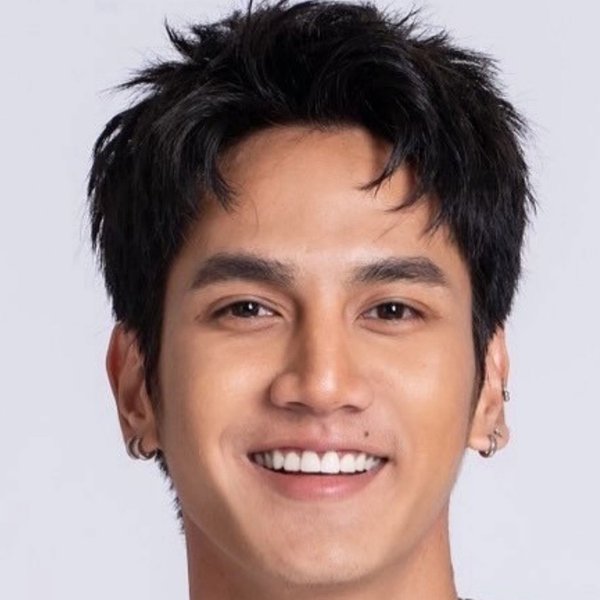 อภิสิทธิ์ แสงมิ่ง