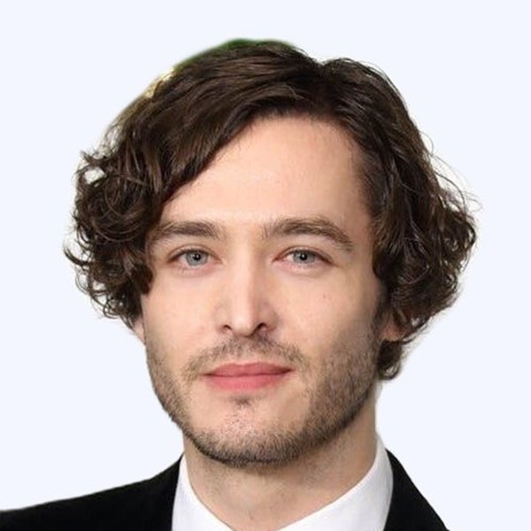 Alexander Vlahos