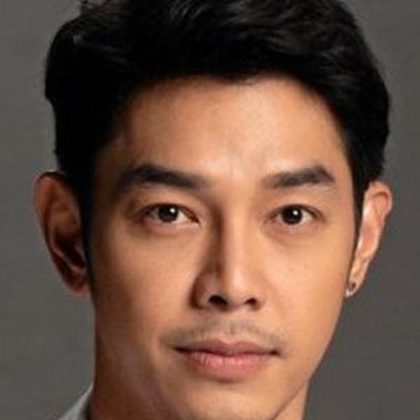 พศุตม์ บานแย้ม