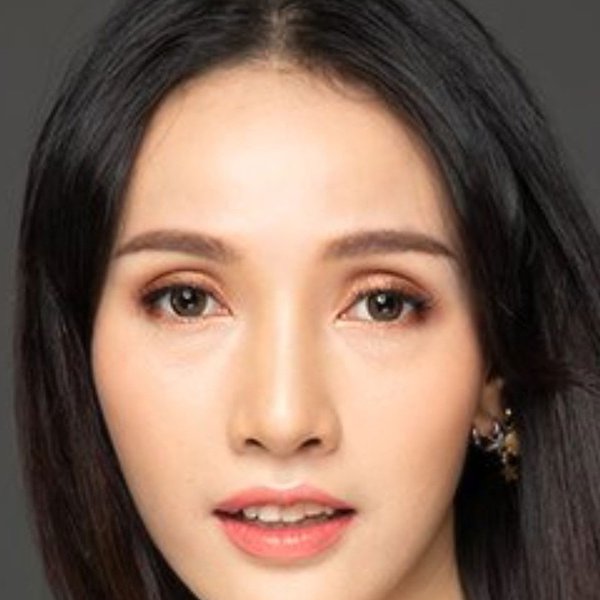 กัญญิ๋ง อมรรัตน์ เจริญพรรุ่งสกุล