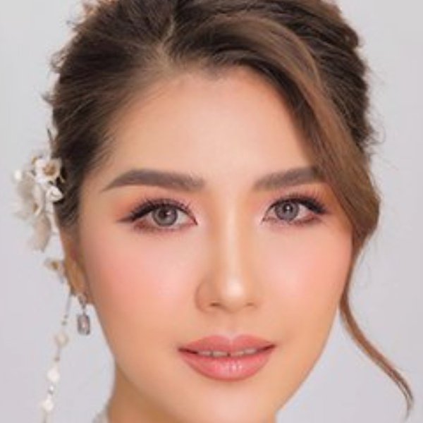 กมลรัตน์ ปรือทอง