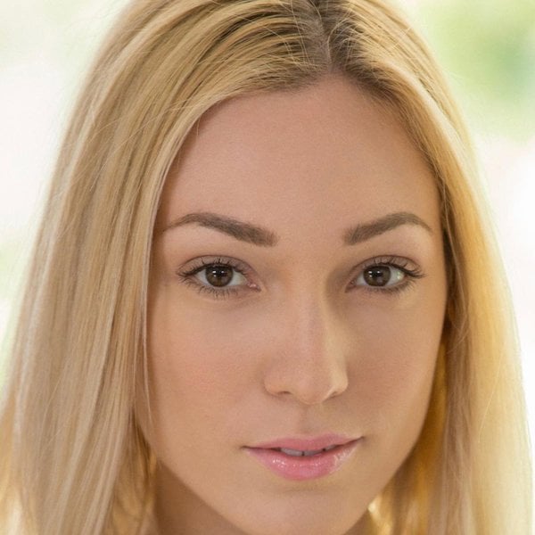 Lily LaBeau