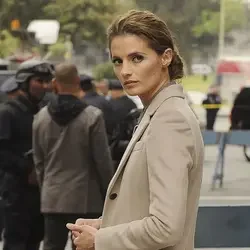 avatar de du commentaire : C'est dommage que cette série ait été annulé, il y a du potentiel. Et le cast est vraiment bien. 