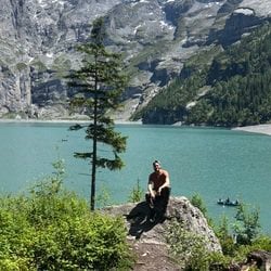 avatar de du commentaire : Superbe série et une fin captivante laissant prétendre une suite mais ... nan, finis. D'une part triste mais aussi content qu'ils aient pas pousser l'...
