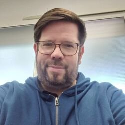 avatar de du commentaire : Pas de fan de ce type de série mais je dois avouer que pour le coup c'est une réussite. Les personnages sont attachants et les histoires à défaut d'êt...