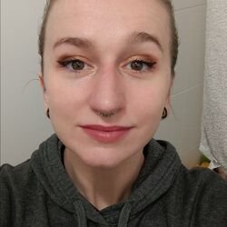 avatar de du commentaire : Autant j'avais adoré les Bridgerton autant là j'accroche pas vraiment ... Les épisodes sont longs, pas vraiment d'accroche avec les personnages ... A ...