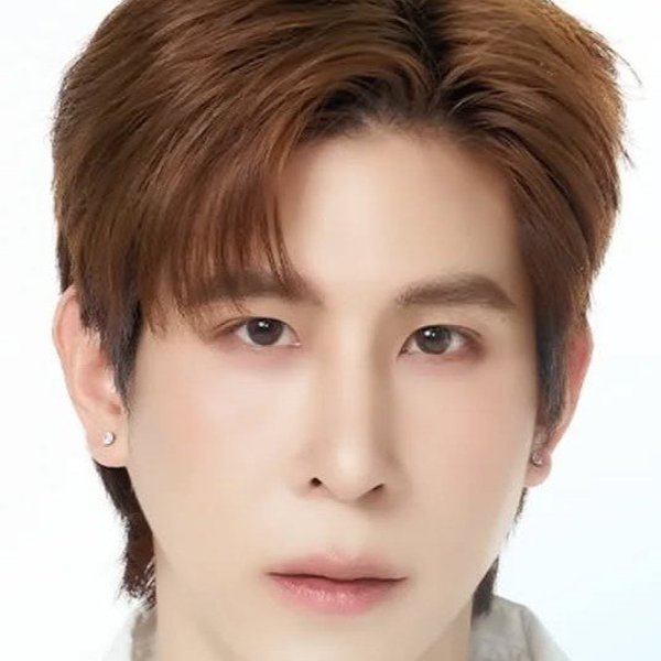 ภัทร อโนมกิติ