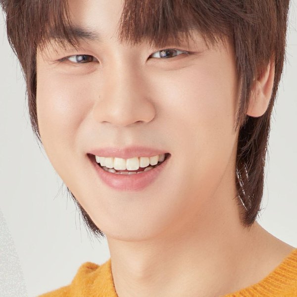 วรุศ ชวลิตรุจิวงษ์