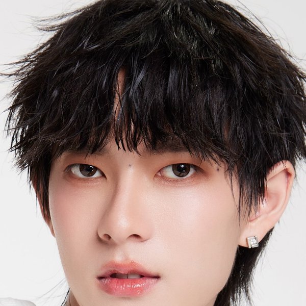 พูห์ กฤติน กิจจารุวรรณกุล