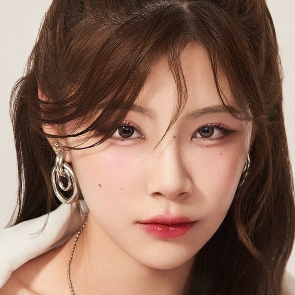 เบญจณี วัชรวสุนธรา