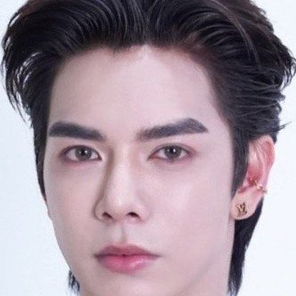 เบ้บ ธนทัต พรรณวิริยะกุล