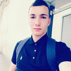 avatar de du commentaire : Ou peut ton trouver la série svp.en vostfr en entier svp